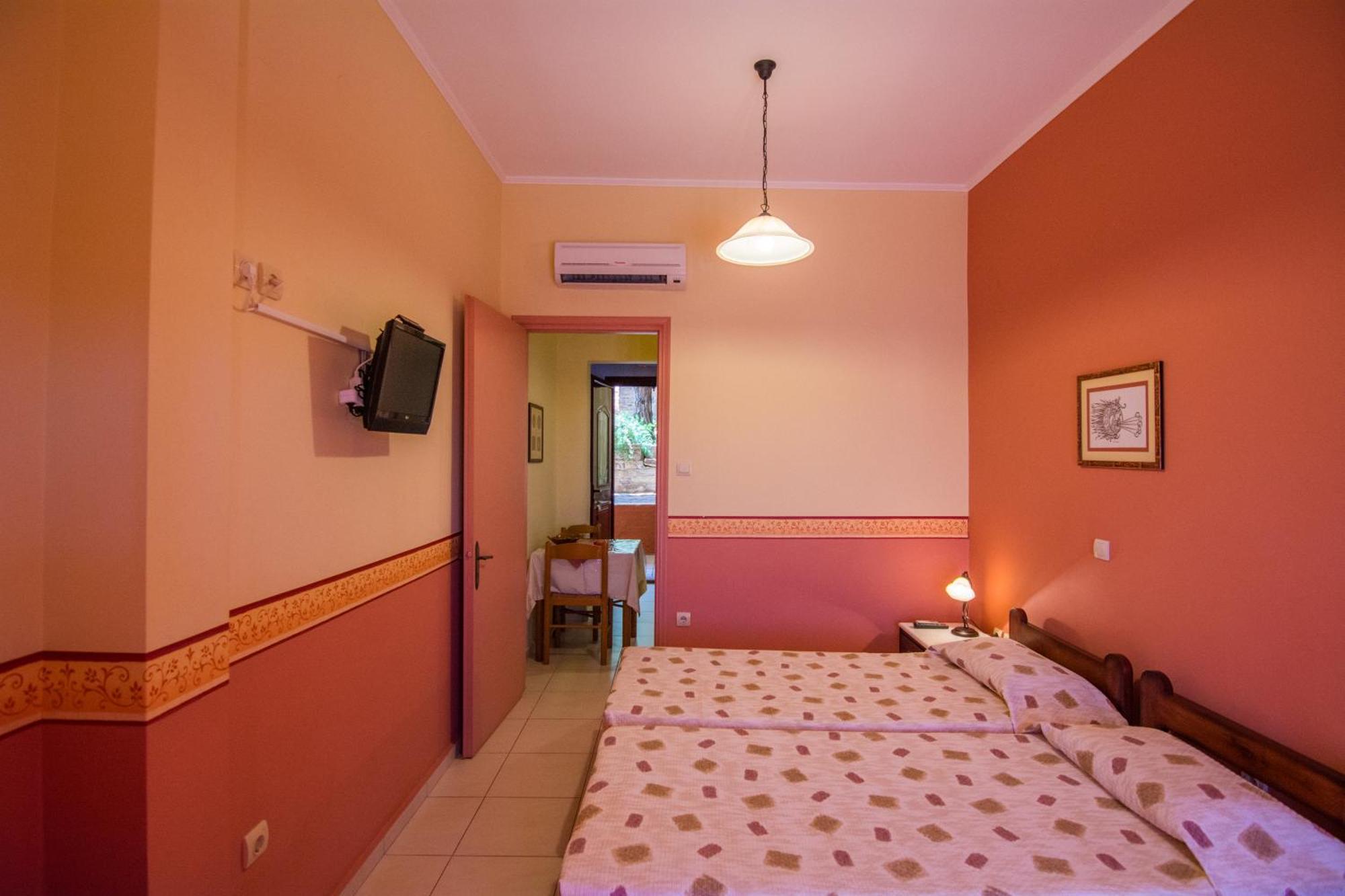 Aeriko Benovias Rooms & Apartments Карфас Экстерьер фото